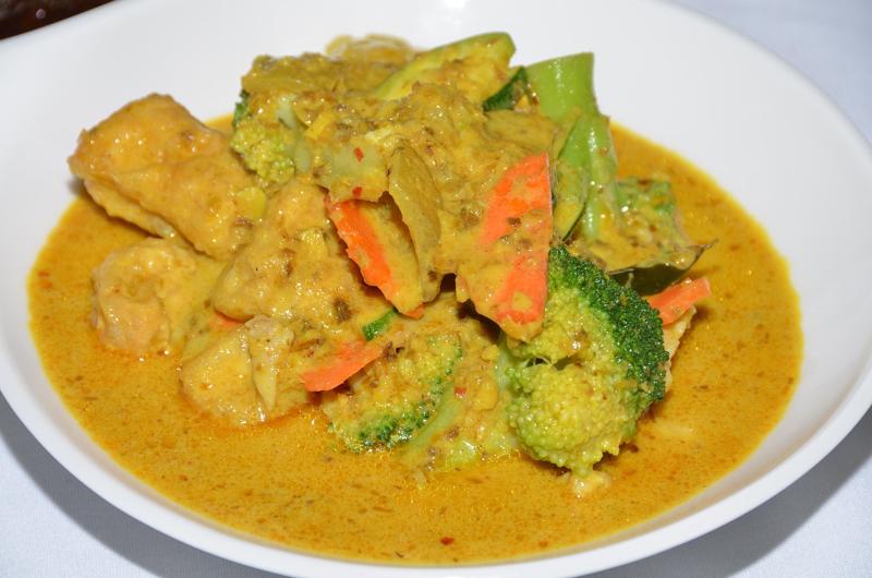 Chicken with Curry Sauce