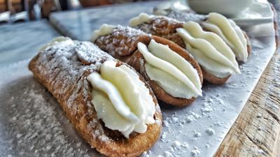 CANNOLO SICILIANO CON GELATO