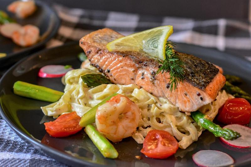 SALMÓN & PASTA