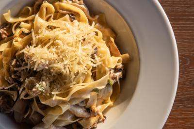 Fettuccine Filet Mignon Bites