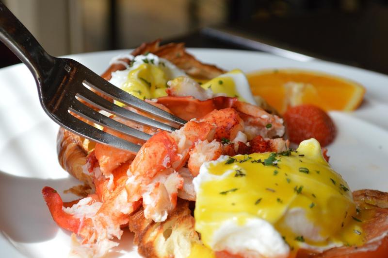 Benedictinos con Tocineta Ahumada