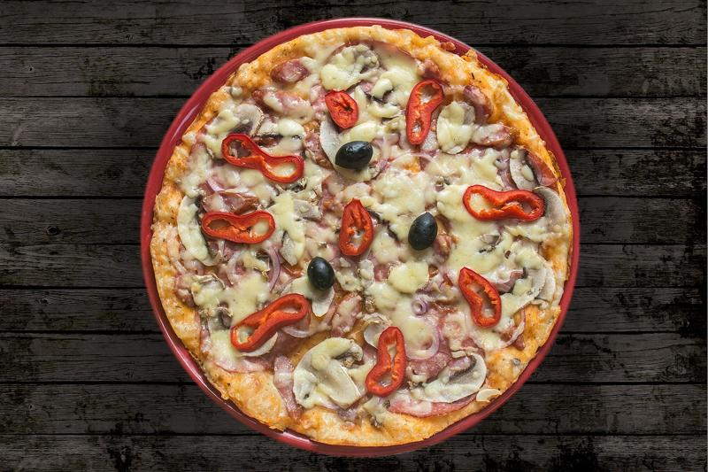 PEPPERONI y CHAMPIÑONES