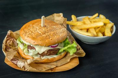 CHEESE BURGER